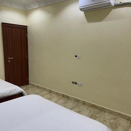 Pilgrim Place Hotel Rubuchi Buitenkant foto