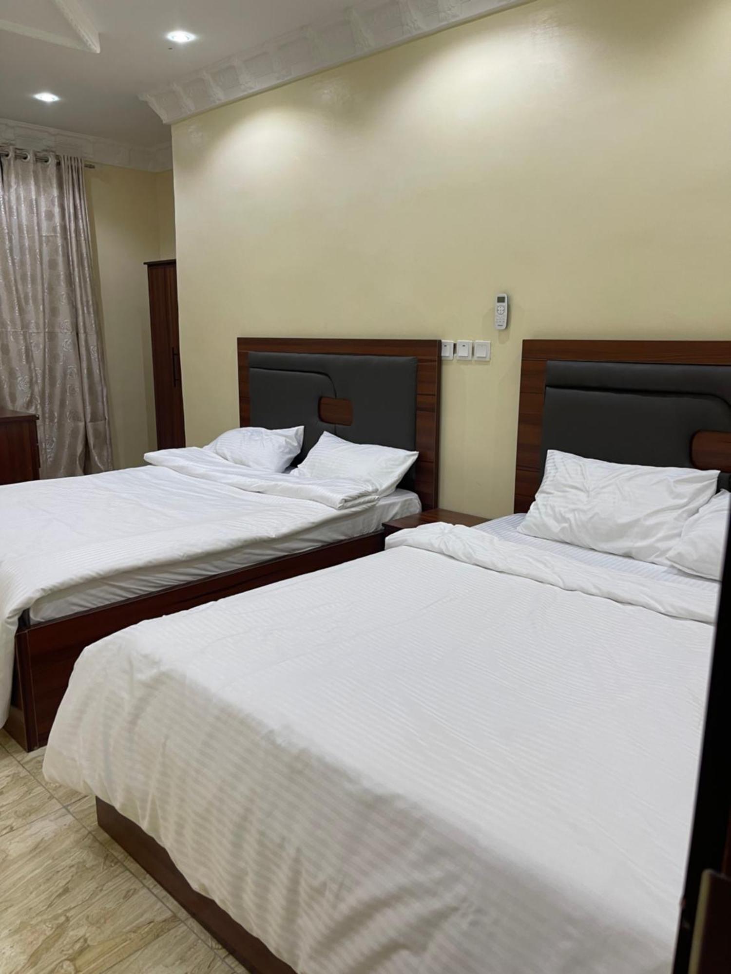 Pilgrim Place Hotel Rubuchi Buitenkant foto